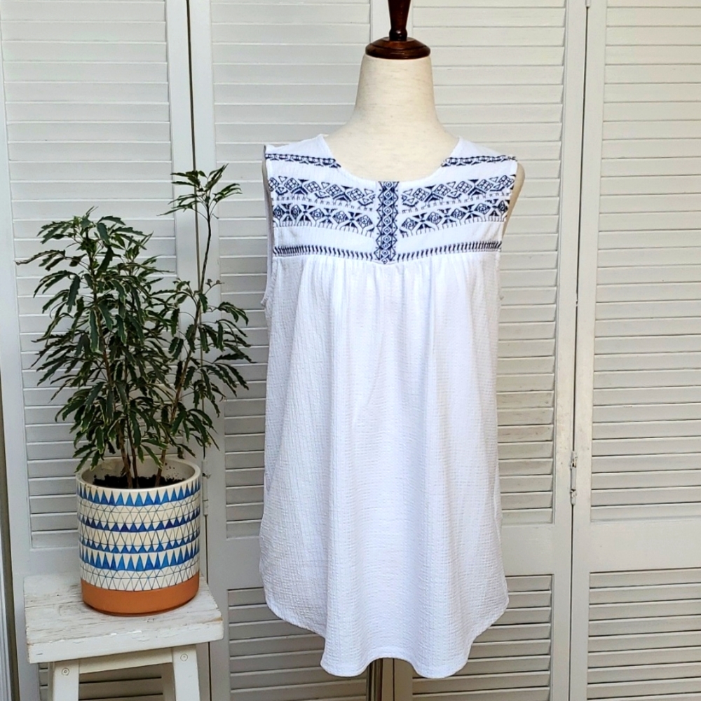 Adrianna Papell Embroidered Sleevless Top Size S
